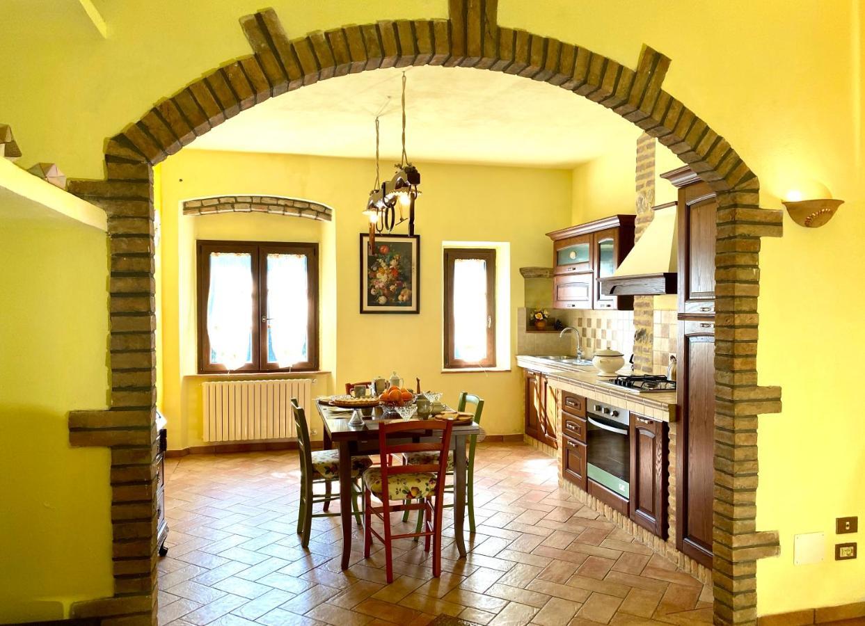 Agriturismo L'Antica Quercia Pomarance Buitenkant foto