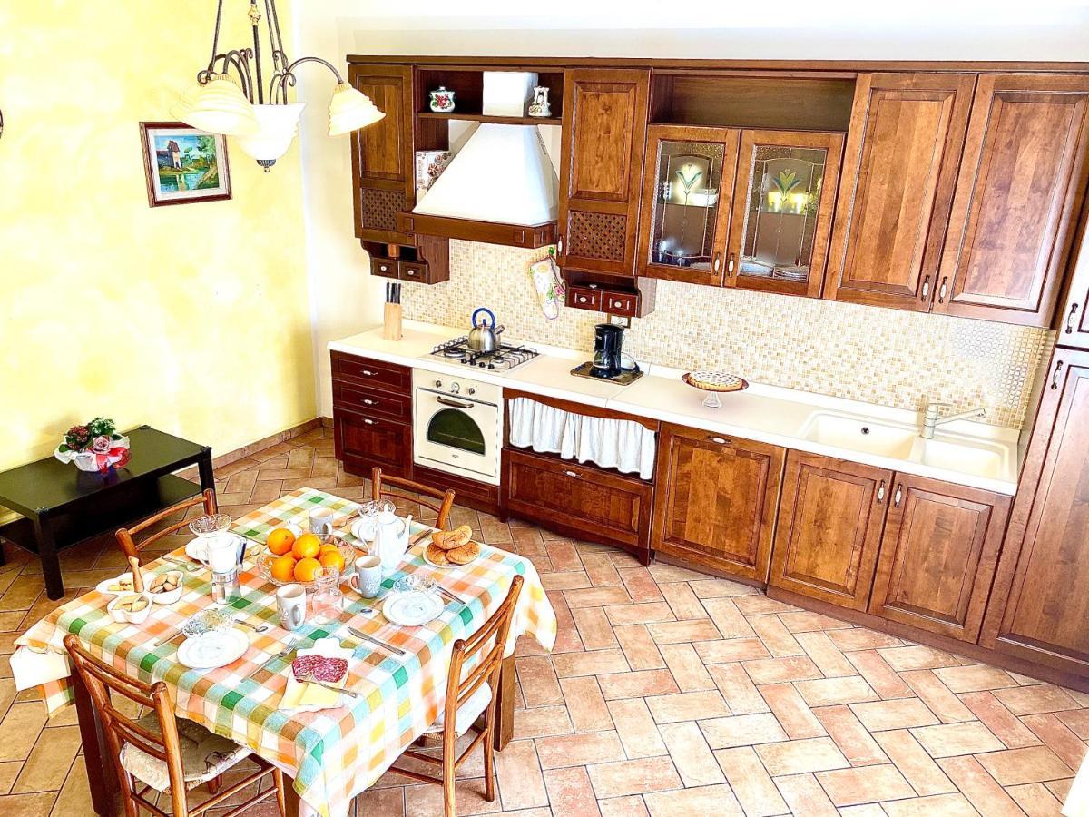 Agriturismo L'Antica Quercia Pomarance Buitenkant foto