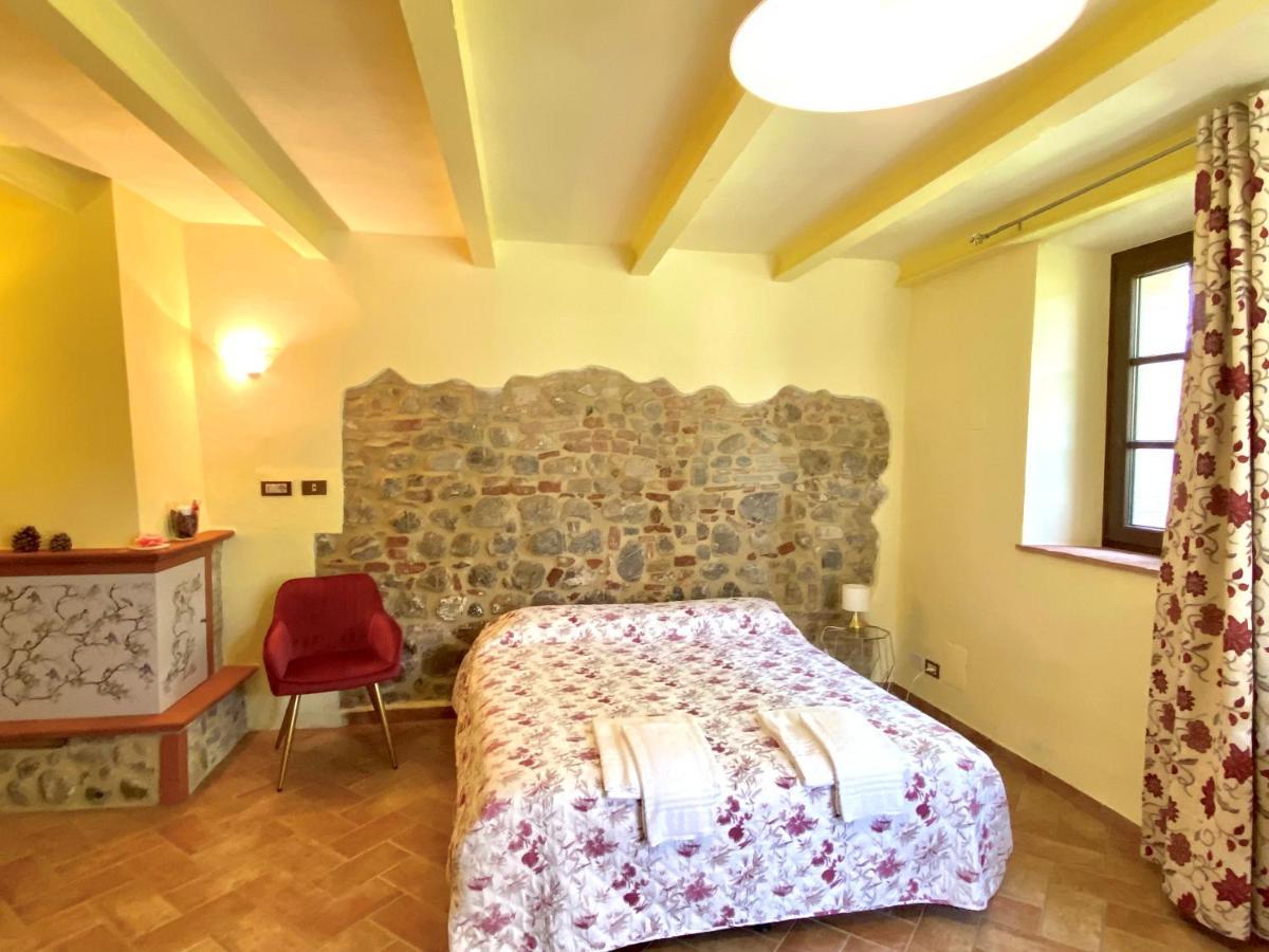 Agriturismo L'Antica Quercia Pomarance Buitenkant foto