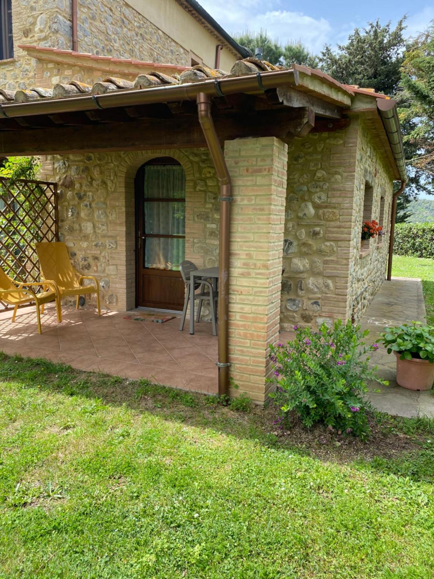 Agriturismo L'Antica Quercia Pomarance Buitenkant foto